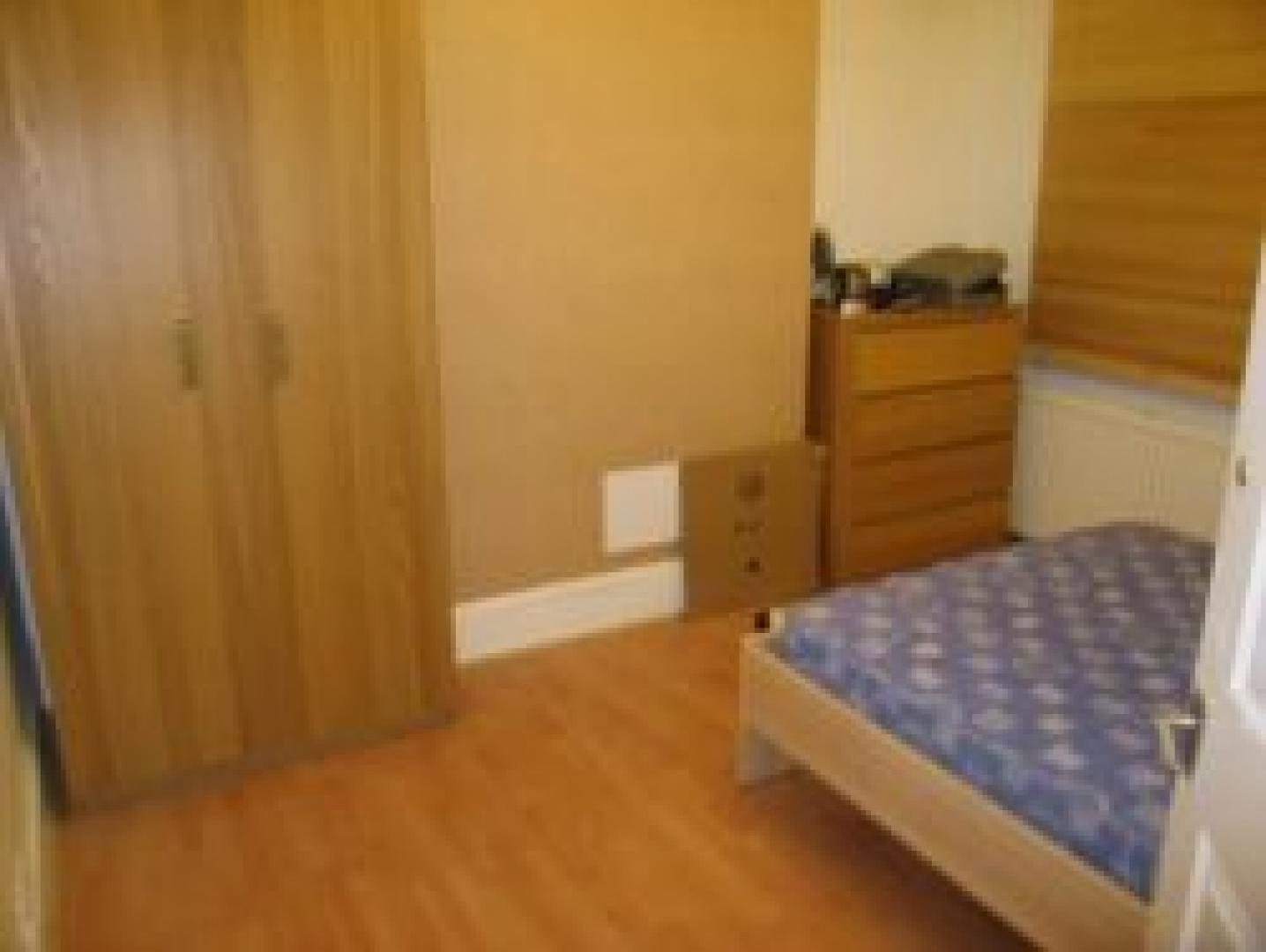 			2 Bedroom, 1 bath, 1 reception Flat			 Honeywood Road, WILLESDEN NW10